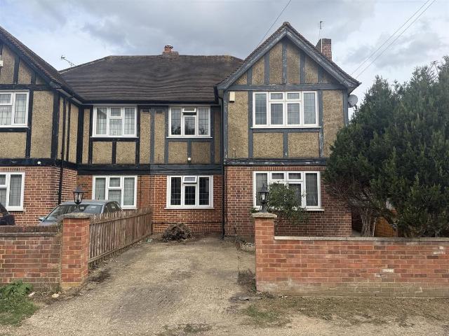 Faircroft, Slough SL2, 4 bed semi detached house to rent, £2,600 pcm | PrimeLocation