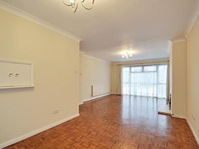 Fairacres, Ruislip, HA4