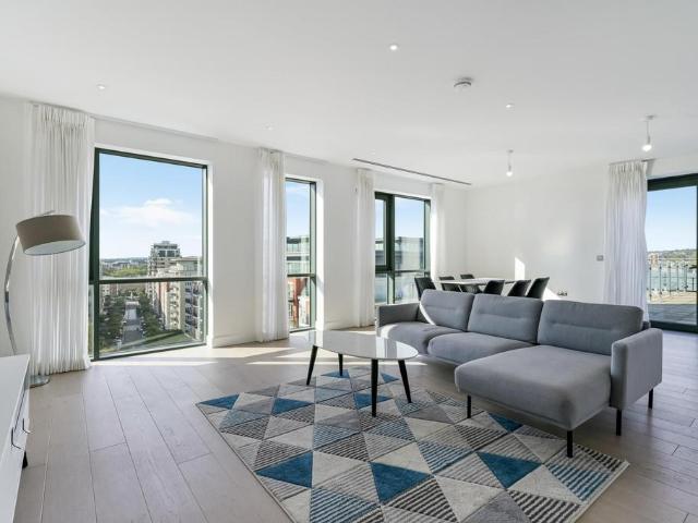 Fairbank House, Beaufort Square. 4 bed apartment to rent £4,996 pcm £1,153 pw