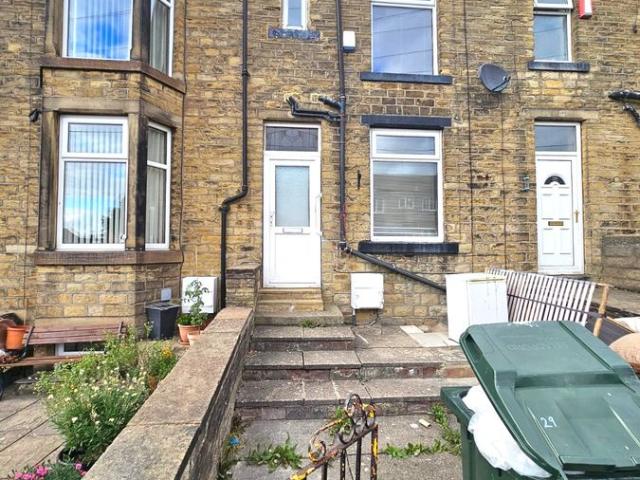 Fairbank, Shipley BD18, 2 bed terraced house to rent, £725 pcm | PrimeLocation