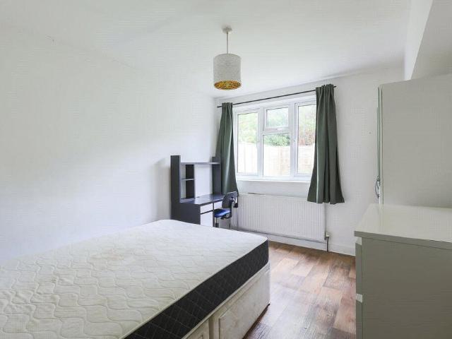 Fairbridge Road, Archway, London N19, 3 bed flat to rent, £3,580 pcm | PrimeLocation