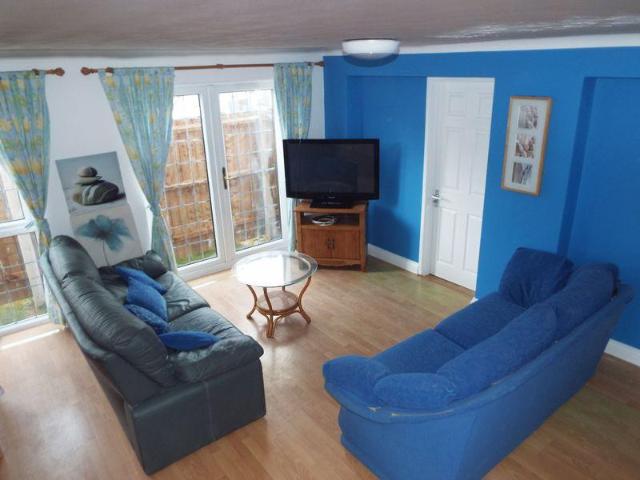 Fairgreen Way, Selly Oak, Birmingham. 5 bed terraced house to rent £2,167 pcm £500 pw