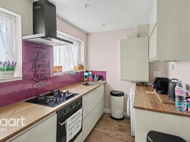 Fairey Avenue, Hayes 2 bed apartment to rent £1,700 pcm £392 pw