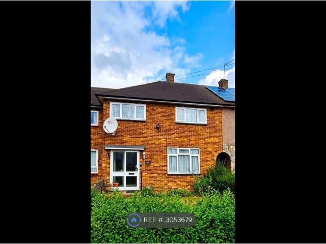 Fairford Close, Romford RM3, 3 bed terraced house to rent, £2,000 pcm | PrimeLocation