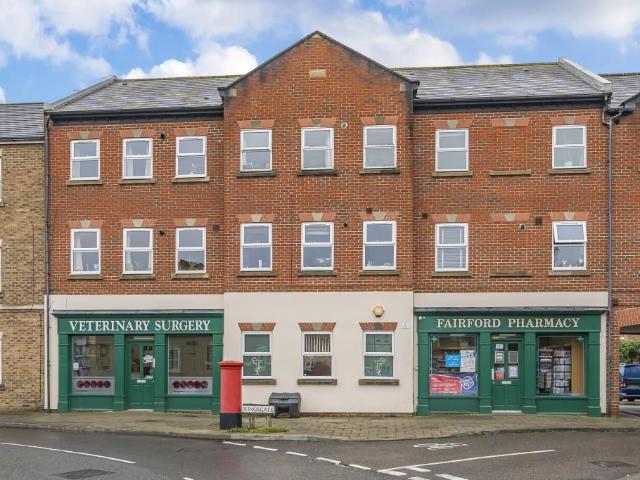 Fairford Leys, Aylesbury HP19, 2 bed flat to rent, £1,300 pcm | PrimeLocation