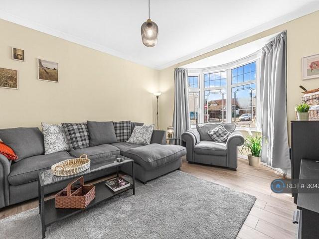 Fairfax Drive, Westcliff On Sea, SS0 4 bed semi detached house to rent £3,500 pcm £808 pw