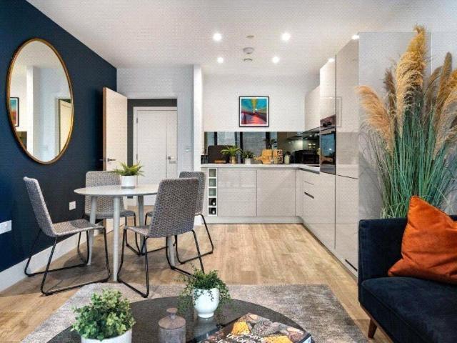 Fairfield Avenue, Staines Upon Thames, Surrey TW18, 1 bed flat to rent, £1,800 pcm | PrimeLocation