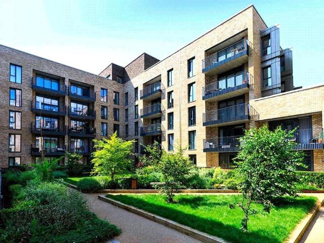 Fairfield Avenue, Staines Upon Thames, Surrey TW18, 2 bed flat to rent, £2,300 pcm | PrimeLocation