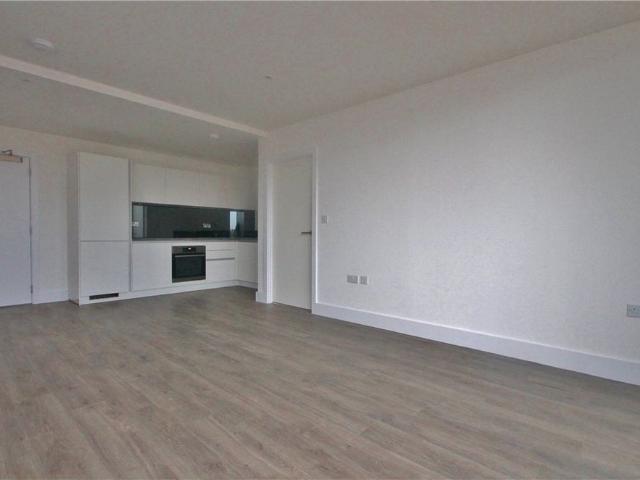 Fairfield Avenue, Staines upon Thames, Surrey, TW18 4JH
