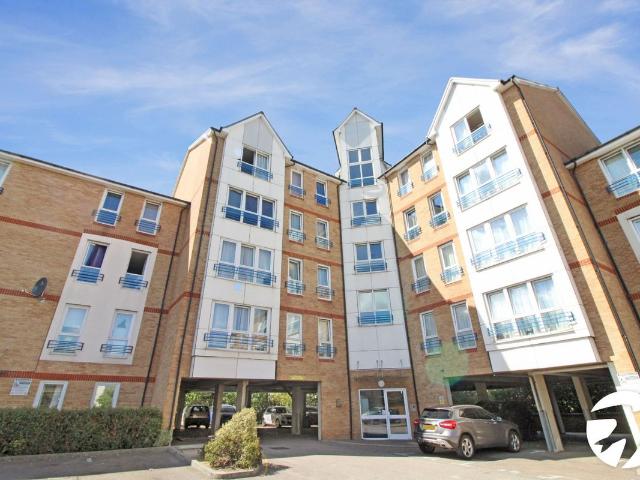 Fairfield Square, Stuart Road, Gravesend, Kent DA11, 1 bed flat to rent, £1,100 pcm | PrimeLocation