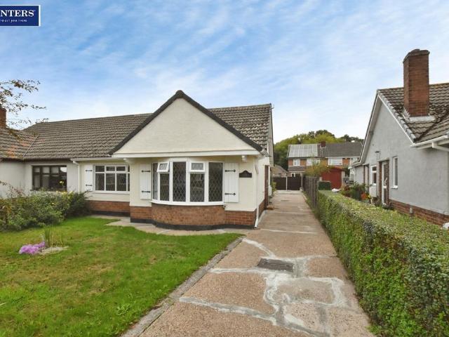 Fairfield Road, Scunthorpe 2 bed semi detached bungalow to rent £900 pcm £208 pw