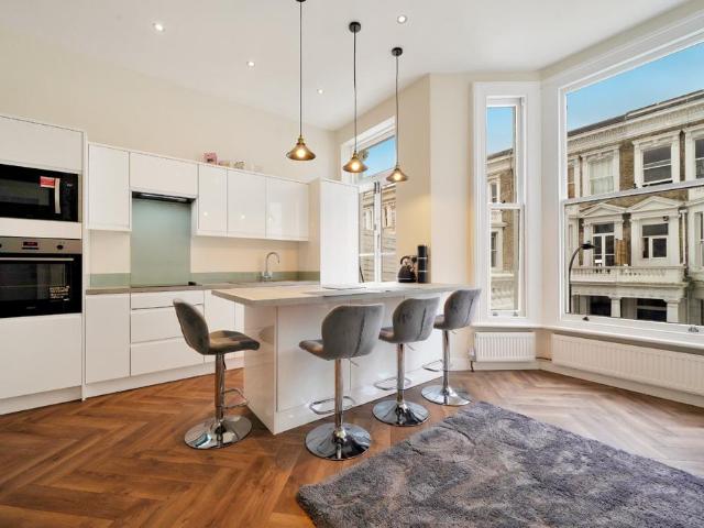 Fairholme Road, W14 2 bed apartment to rent £2,750 pcm £635 pw