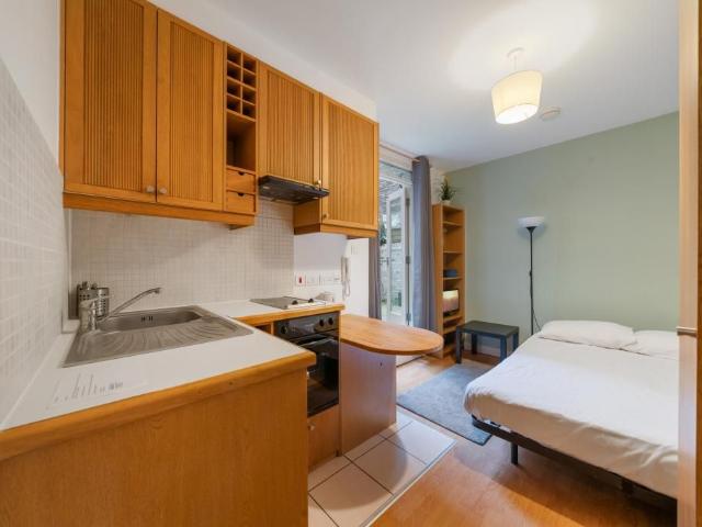 Fairholme Road, West Kensington, London W14, Studio to rent, £1,712 pcm | PrimeLocation