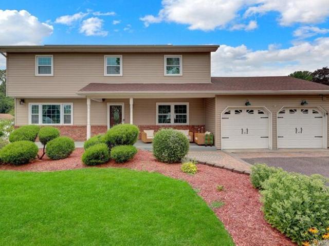 Fairhaven Dr, Wheatley Heights, Home For Sale