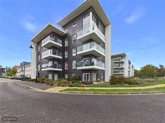 Fairhaven Drive, Reading, Berkshire RG2, 2 bed flat to rent, £1,800 pcm | PrimeLocation