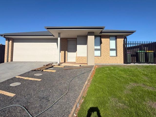 Fairhaven Family Home with Solar!