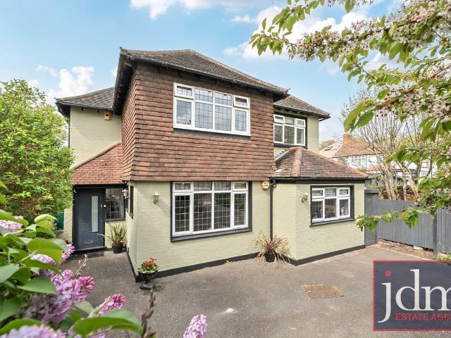 Fairoak Drive, London SE9, 5 bed detached house to rent, £6,000 pcm | PrimeLocation