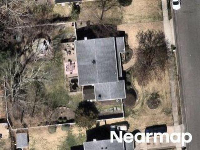 Fairlane Dr