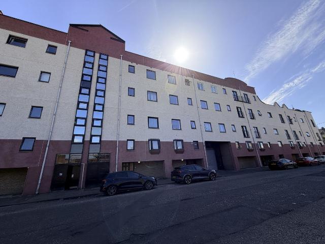 Fairley Street, Glasgow G51, 2 bed flat to rent, £850 pcm | PrimeLocation