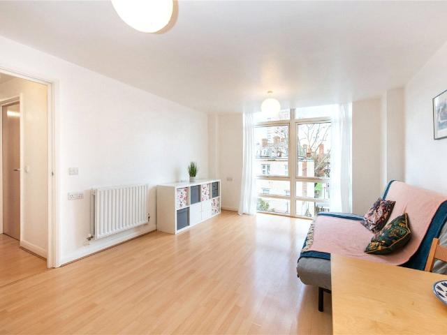 Fairlead House, Cassilis Road E14, 2 bed flat to rent, £2,150 pcm | PrimeLocation