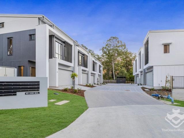 Fairly New and Modern Tranquility at Northwood