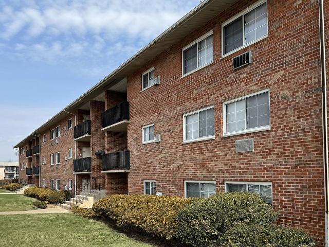 Fairmount Park 3 Bedroom Apartment for Rent at 400 W Crestwood Dr, Camp Hill, PA 17011