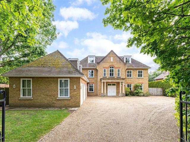 Fairmile Avenue, Cobham, Surrey, KT11 7 bed detached house to rent £10,000 pcm £2,308 pw