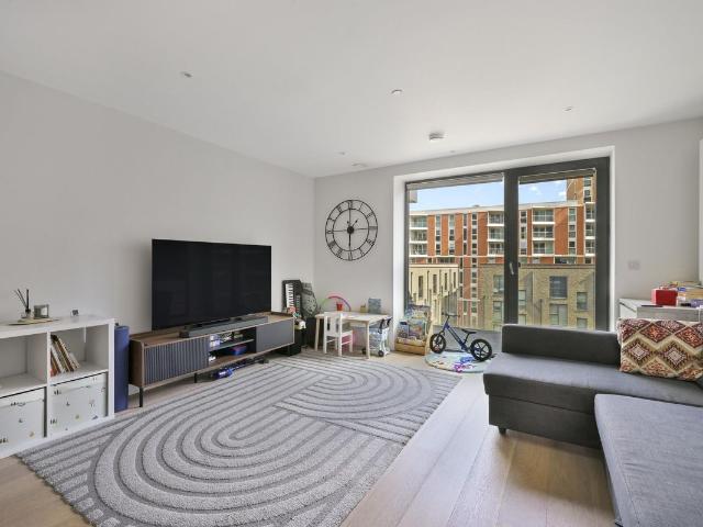 Fairwater House, Royal Wharf, London E16, 1 bed flat to rent, £2,100 pcm | PrimeLocation