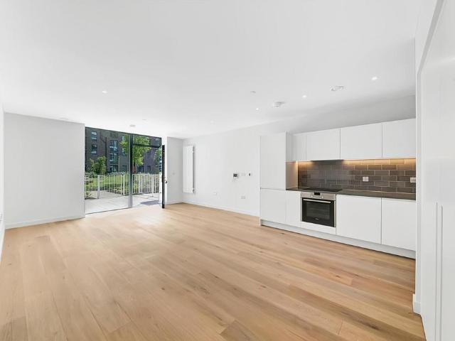 Fairwater House, Royal Wharf, London. 1 bed apartment to rent £2,149 pcm £496 pw