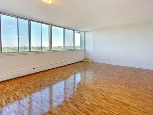 Fairway House | 6505 Cote Saint Luc Rd, Côte Saint Luc