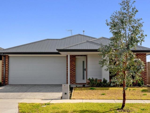 Fairway Views, Family Space & an Exceptional Mandalay Lifestyle