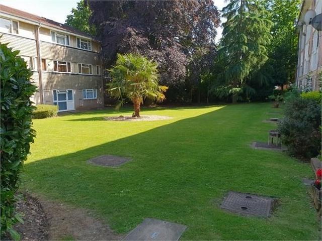 Fairways, Thornbury Road TW7, 2 bed flat to rent, £1,700 pcm | PrimeLocation