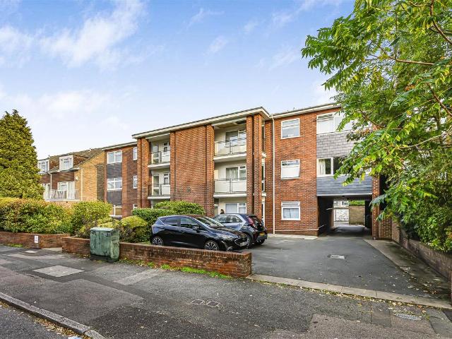 Fairways, The Ridgeway, North Chingford E4, 2 bed flat to rent, £1,800 pcm | PrimeLocation
