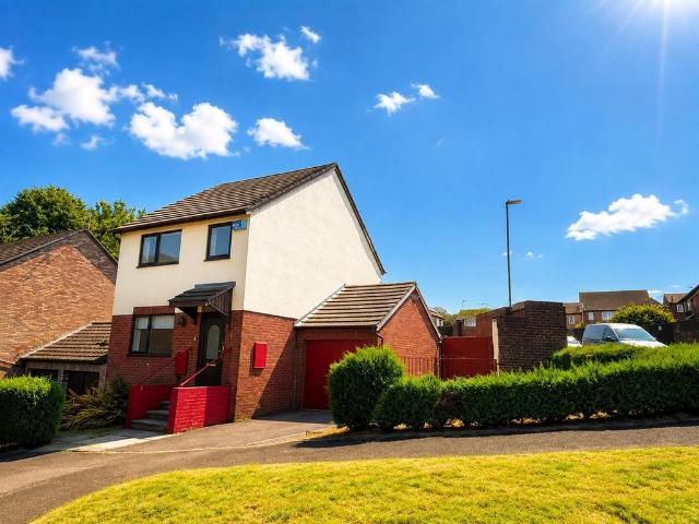 Fairways Avenue, Coleford 3 bed link detached house to rent £1,250 pcm £288 pw