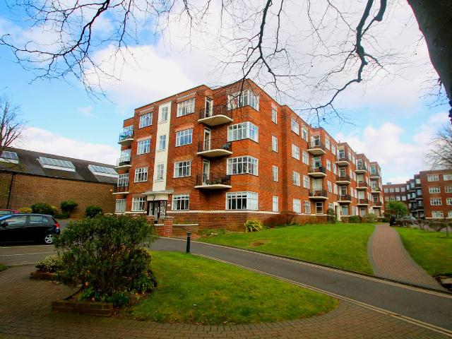 Fairways, Brighton BN1, 3 bed flat to rent, £1,850 pcm | PrimeLocation