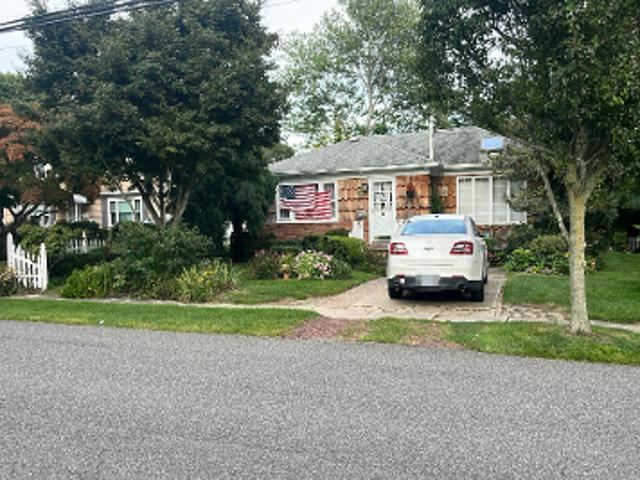 Fairview Ave
