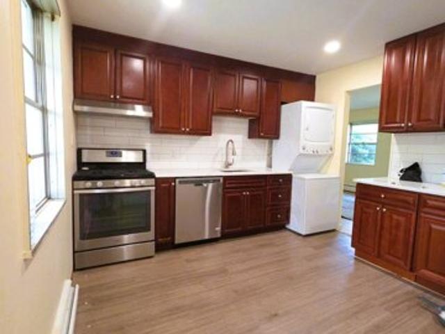 Fairview Dr Apt,danbury, Condo For Sale