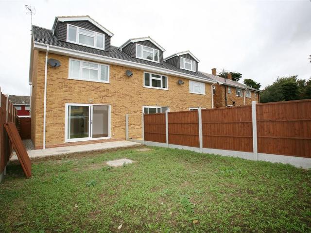 Fairview Drive, Chigwell, Essex IG7, 3 bed end terrace house to rent, £2,300 pcm | PrimeLocation
