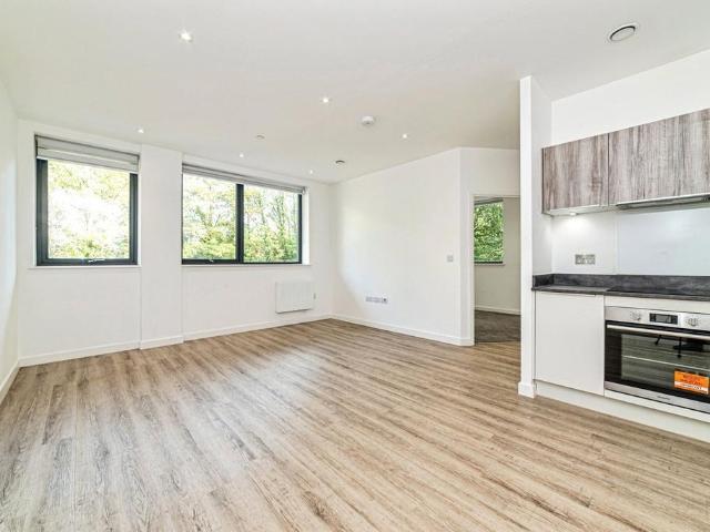 Fairview House, Ashwood park. 1 bed flat to rent £1,075 pcm £248 pw