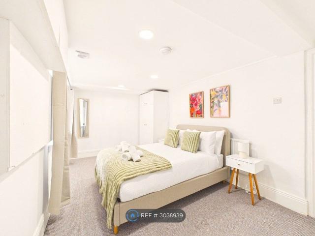 None, 5 bed semi detached house to rent, £1,038 | PrimeLocation