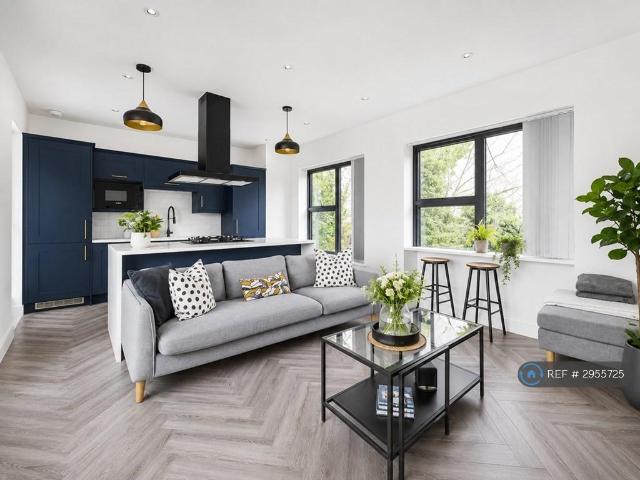 Fairview Road, London, SW16 2 bed flat to rent £2,100 pcm £485 pw