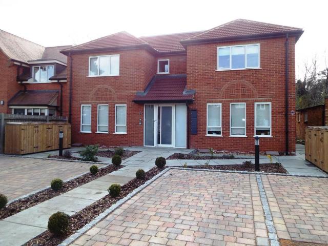 Fairview Road, Stevenage, SG1 1 bed apartment to rent £1,200 pcm £277 pw