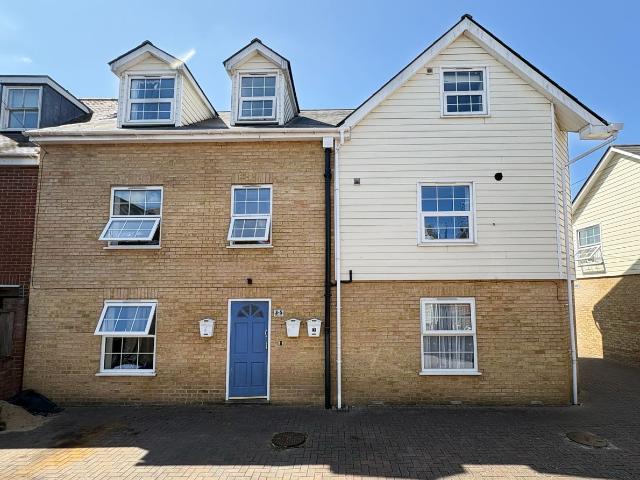 Fairview Road, Sittingbourne ME10, 2 bed flat to rent, £1,150 pcm | PrimeLocation