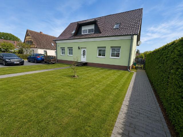 Faktor 15 – Kapitalanlage nahe Berlin saniertes Zweifamilienhaus in Steinbeck inkl. Gartenbereich!