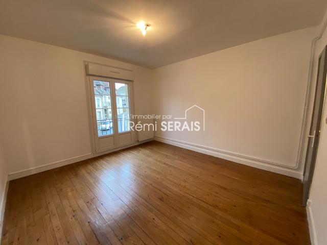 FALAISE Appartement F3 de 70 m² avec garage et cave
