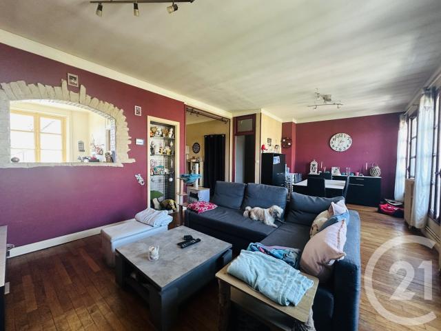 FALAISE HYPER CENTRE VILLE, appartement de type F4 situé au. 87m² Falaise