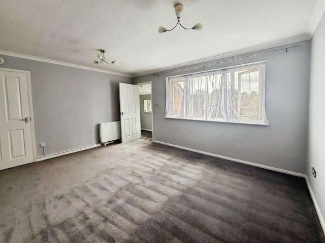 Falcon Close, Kidderminster, DY10