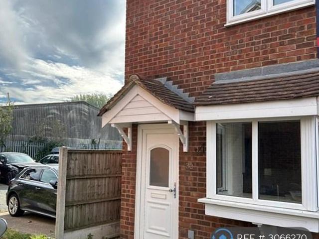 Falcon Avenue, Grays, RM17 2 bed end of terrace house to rent £1,500 pcm £346 pw