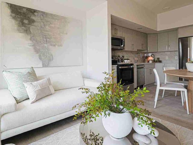 Falcon One 2 Bedroom Apartment for Rent at 10023 104 St Nw, Edmonton, AB T5J 0M4 Downtown Edmonton