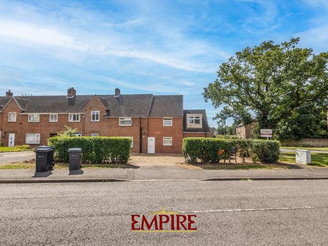 Falcon Lodge Crescent, Sutton. 1 bed in a house share to rent £520 pcm £120 pw
